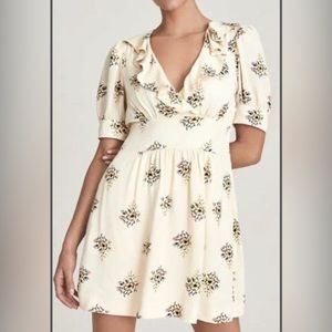 NEW with tags Olive Ivy Floral Ivy dress 6